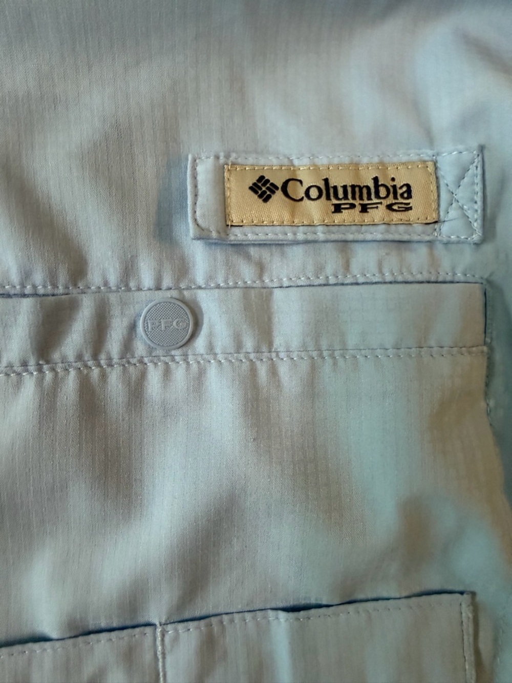 Columbia Men’s Light Blue Long-Sleeve Button-Down Fishing Shirt - Picture 6 of 10